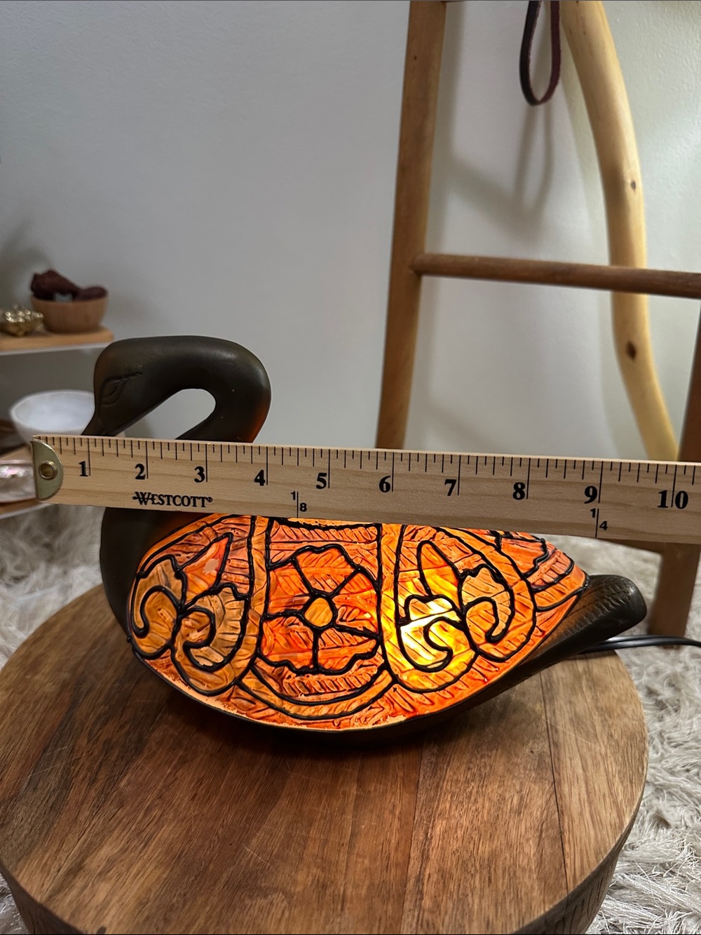 Vintage Stained Glass Style & Brass Tone Cast Metal Duck Table Library Lamp - Picture 12 of 17